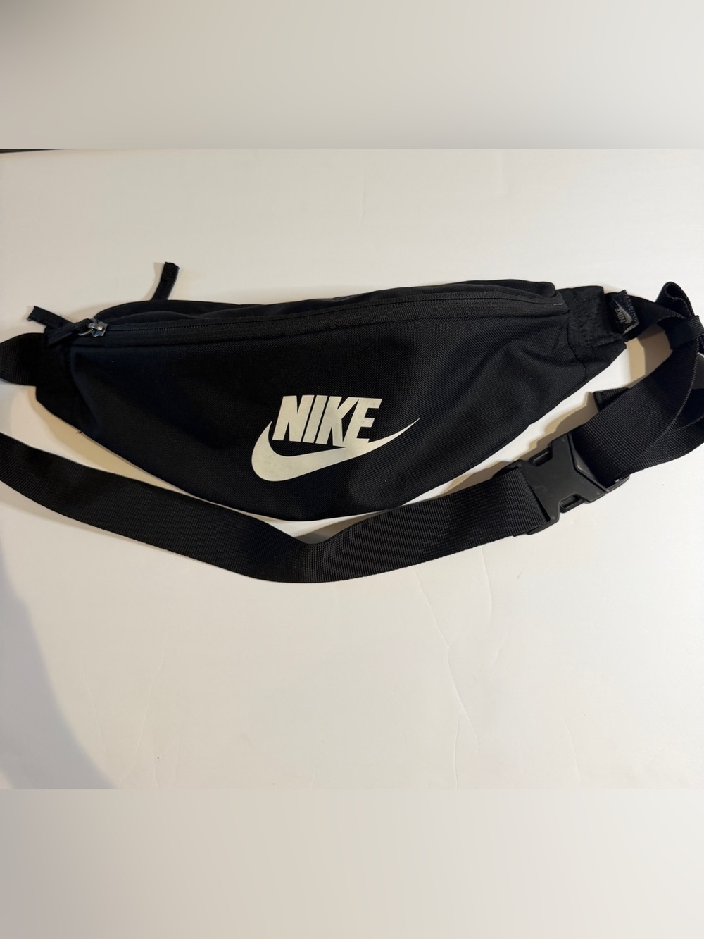 Nike Black Waist Pack with White Swoosh - Picture 1 of 4